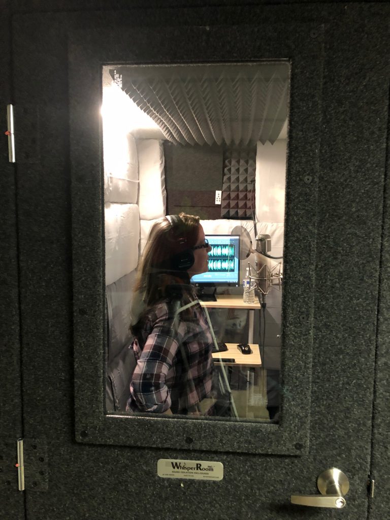 Jennifer Tophoney in Booth