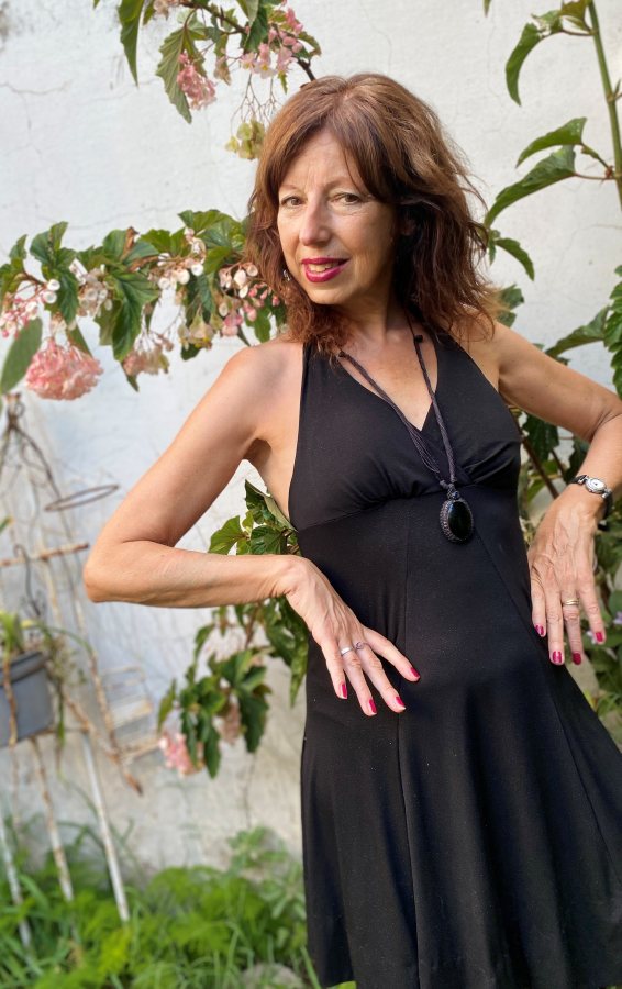 Laura Irene, female voiceover artist