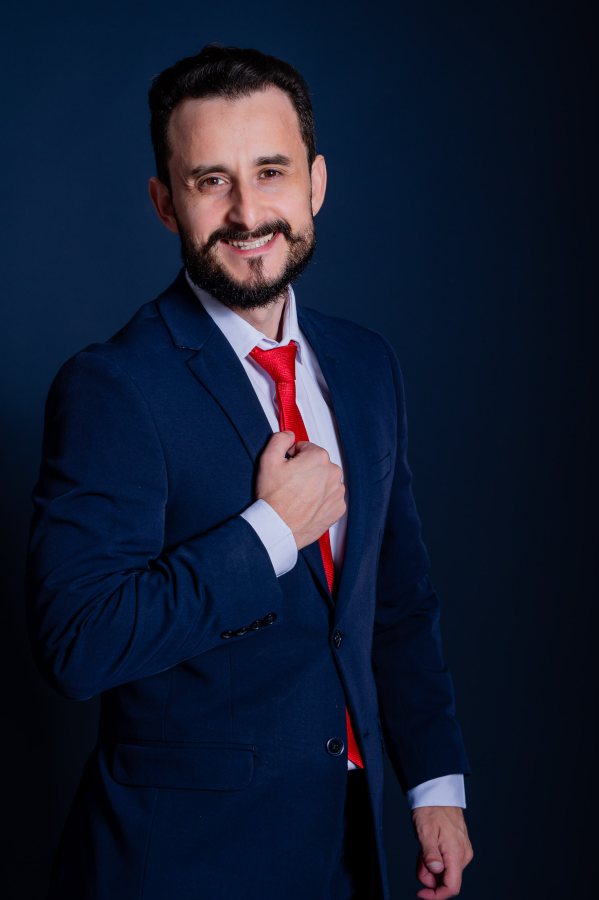 Nando, translator and voice actor