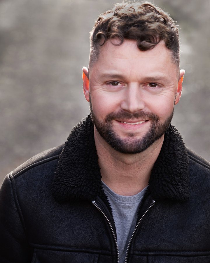 Tom, male voiceover artist