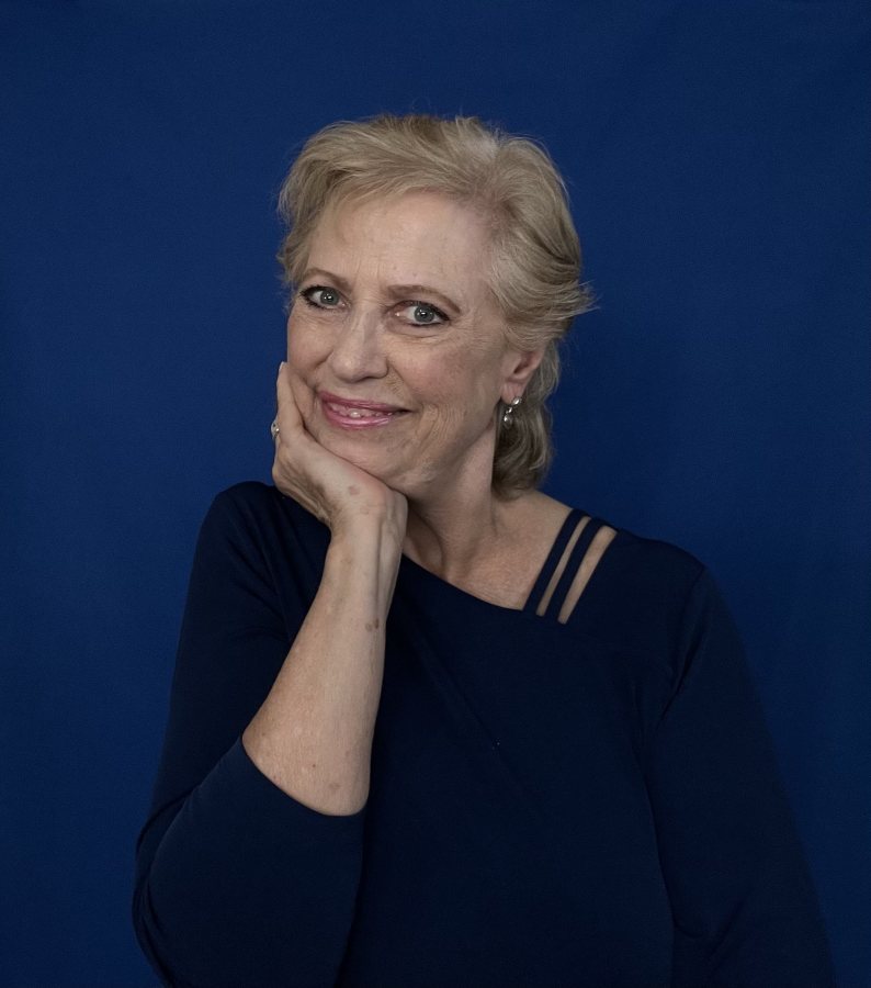 Karin, voice actor
