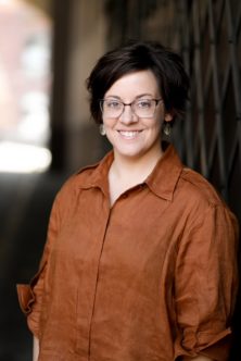 Roslyn, voice actor